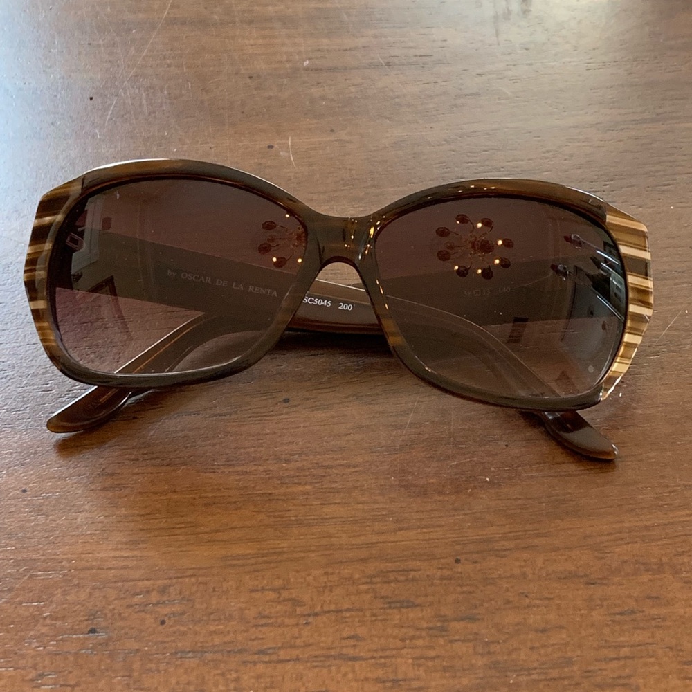 Oscar De La Renta sunglasses